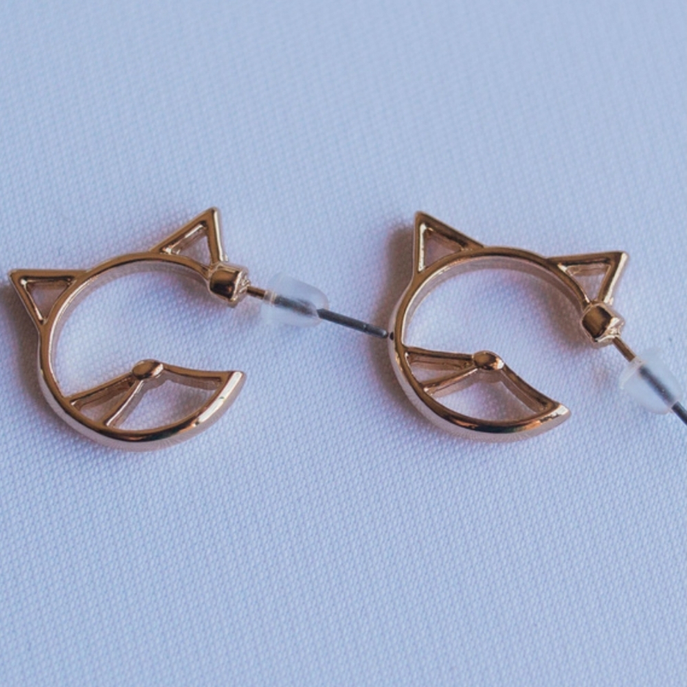 LAST Silver Cat Earrings Kittykat Hoops NWT NEW - Picture 2 of 7